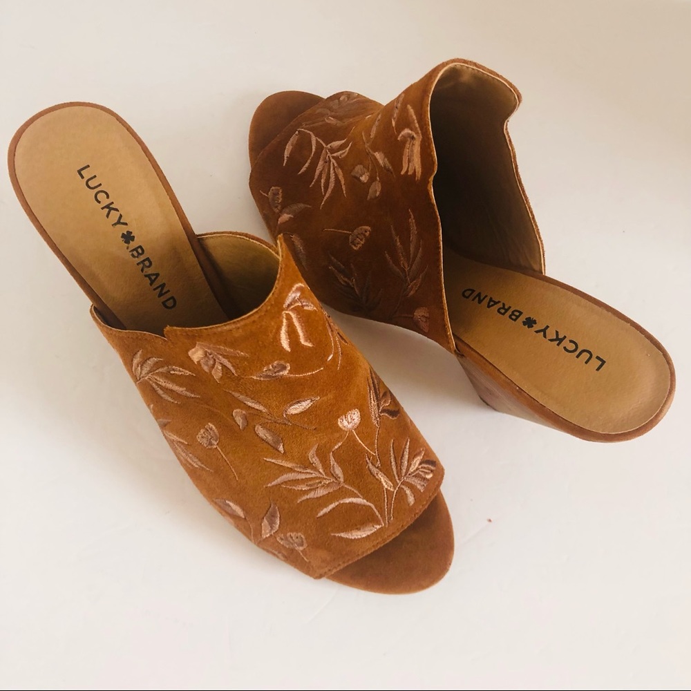 Lucky 🍀 Brand emree heeled sandals.